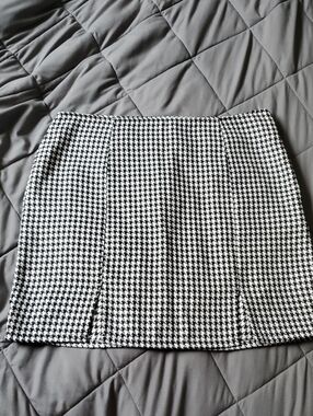 Ya Ya & Co Houndstooth Mini Skirt